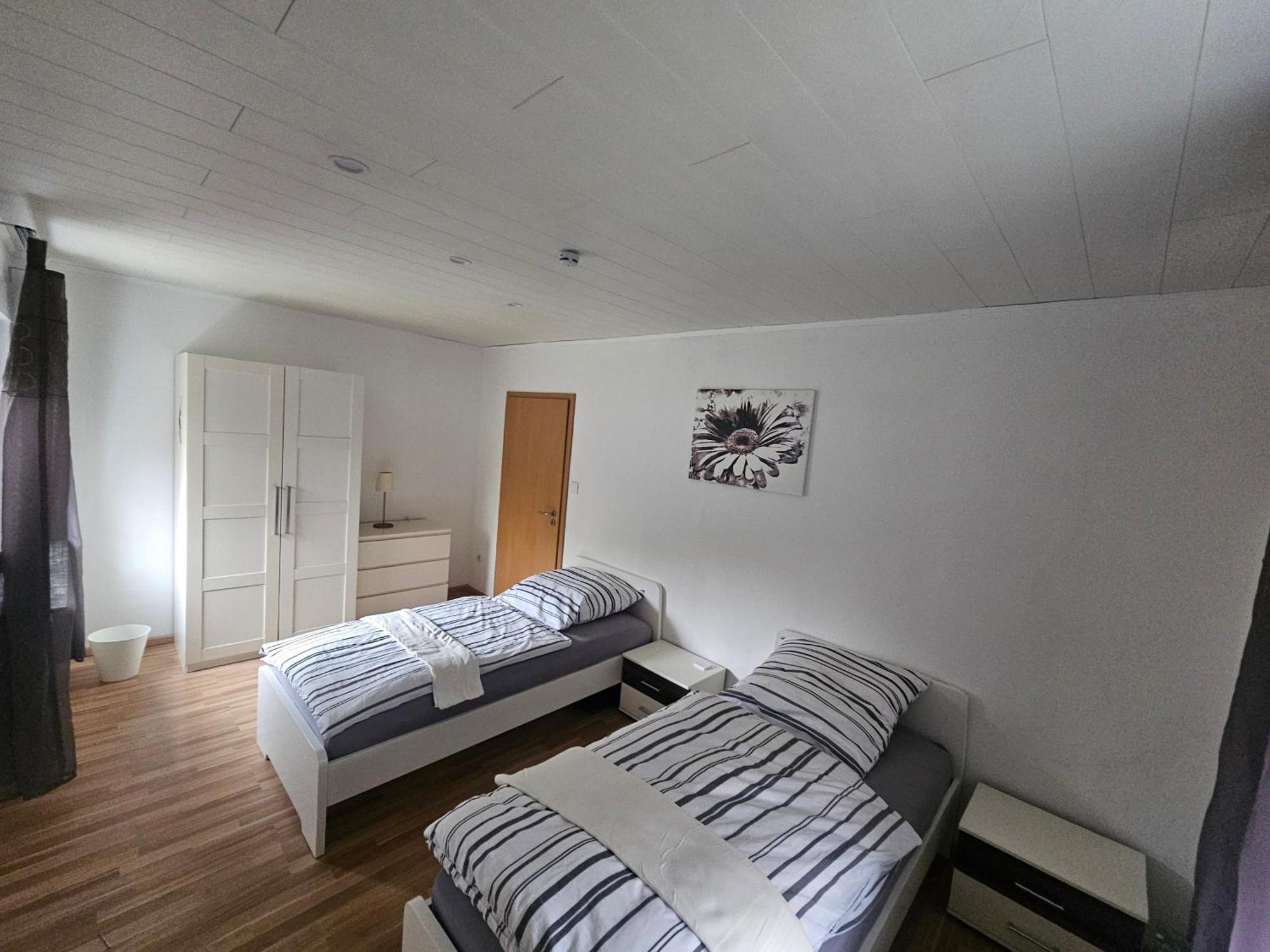 Lenny'S Ferienwohnung Касел Екстериор снимка