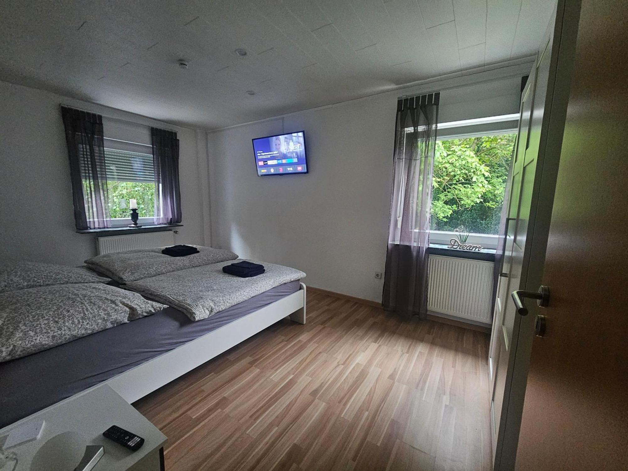 Lenny'S Ferienwohnung Касел Екстериор снимка